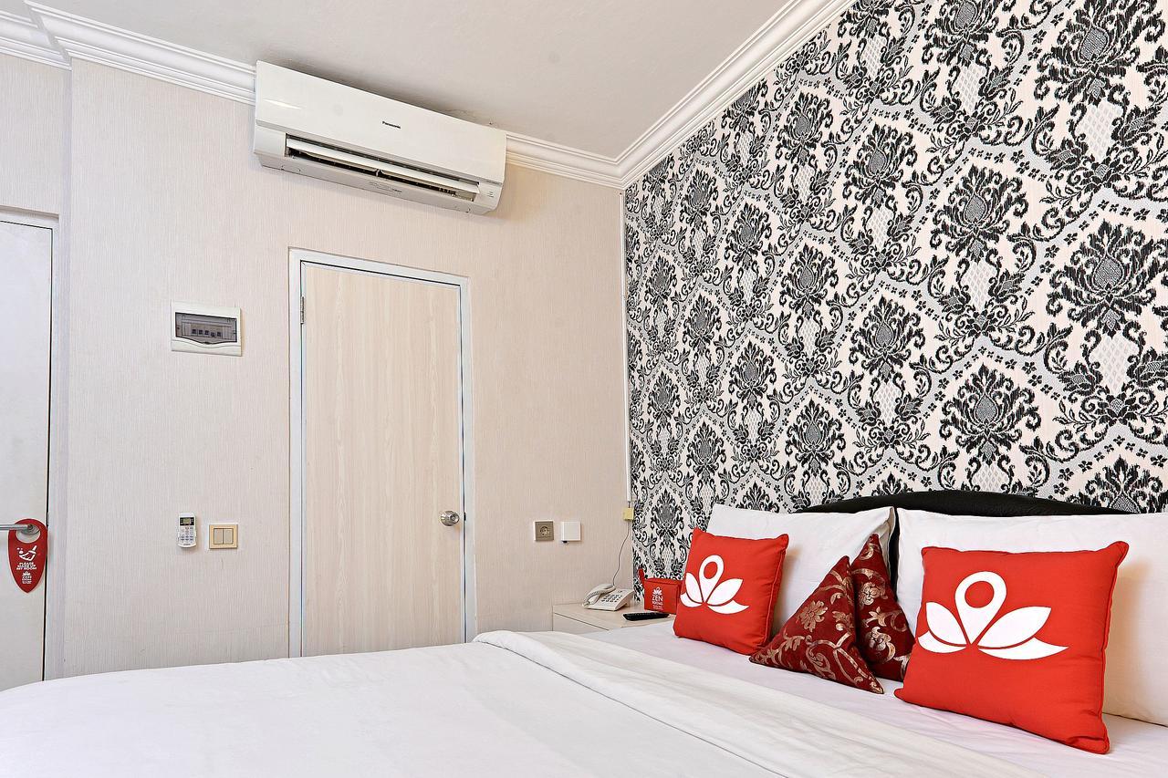 Zen Rooms Basic Tangerang Aeropolis Esterno foto