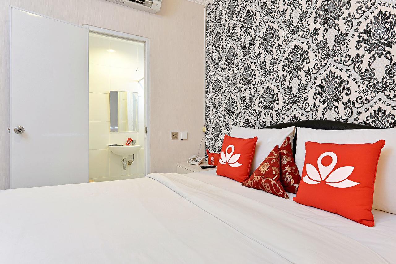 Zen Rooms Basic Tangerang Aeropolis Esterno foto