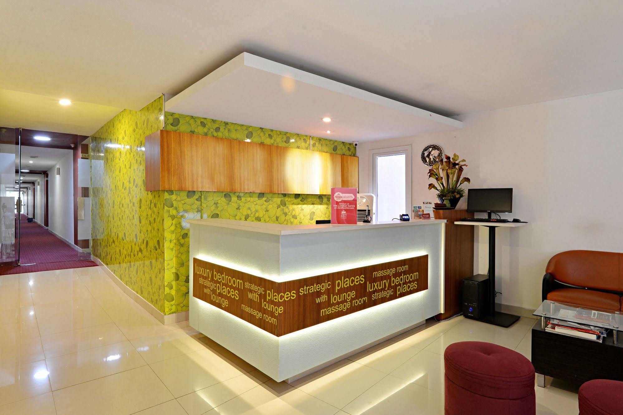 Zen Rooms Basic Tangerang Aeropolis Esterno foto